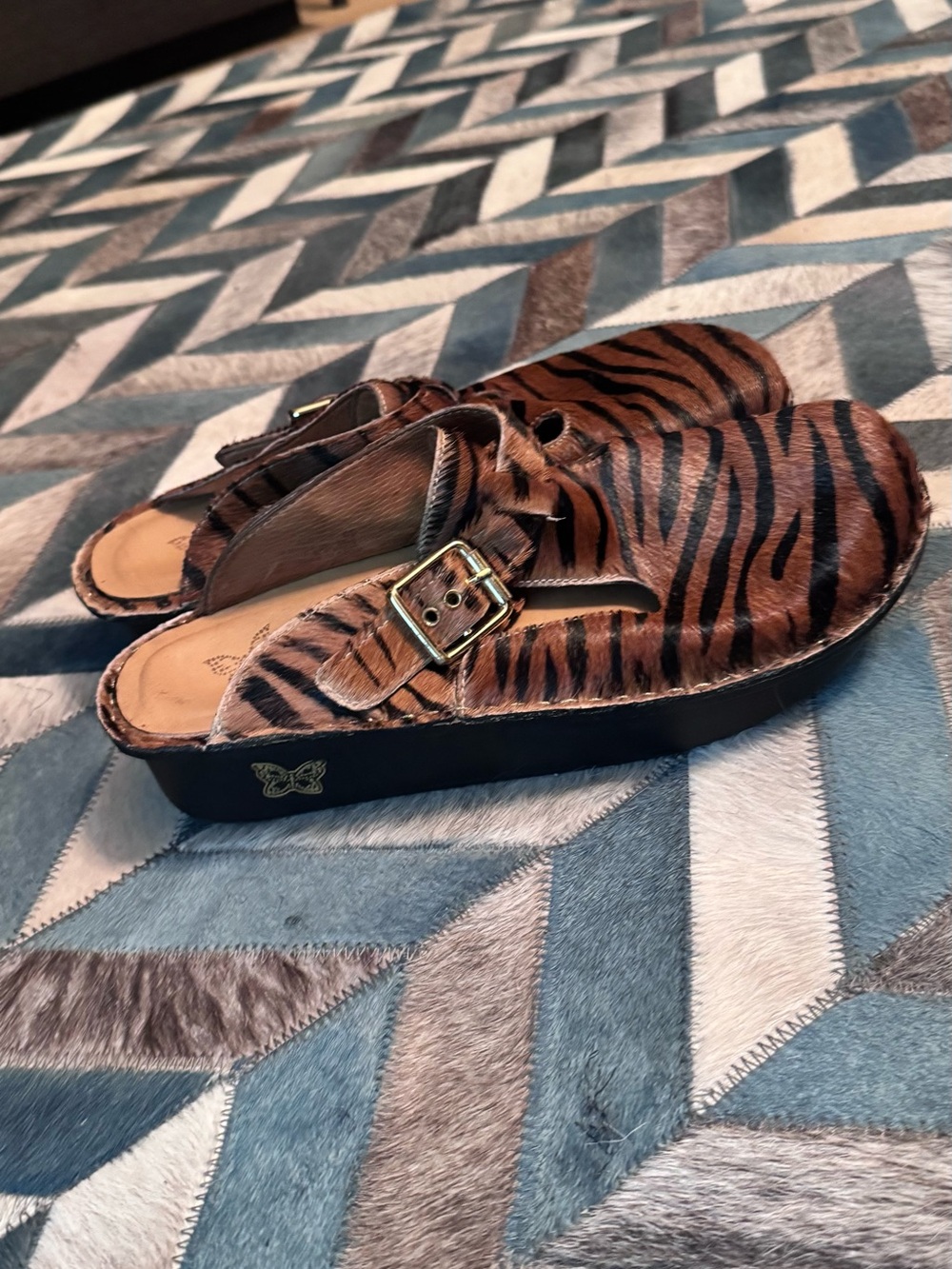 Algeria shoe by PG Lite- Women's Tiger Print Slide Sandals with Buckle
